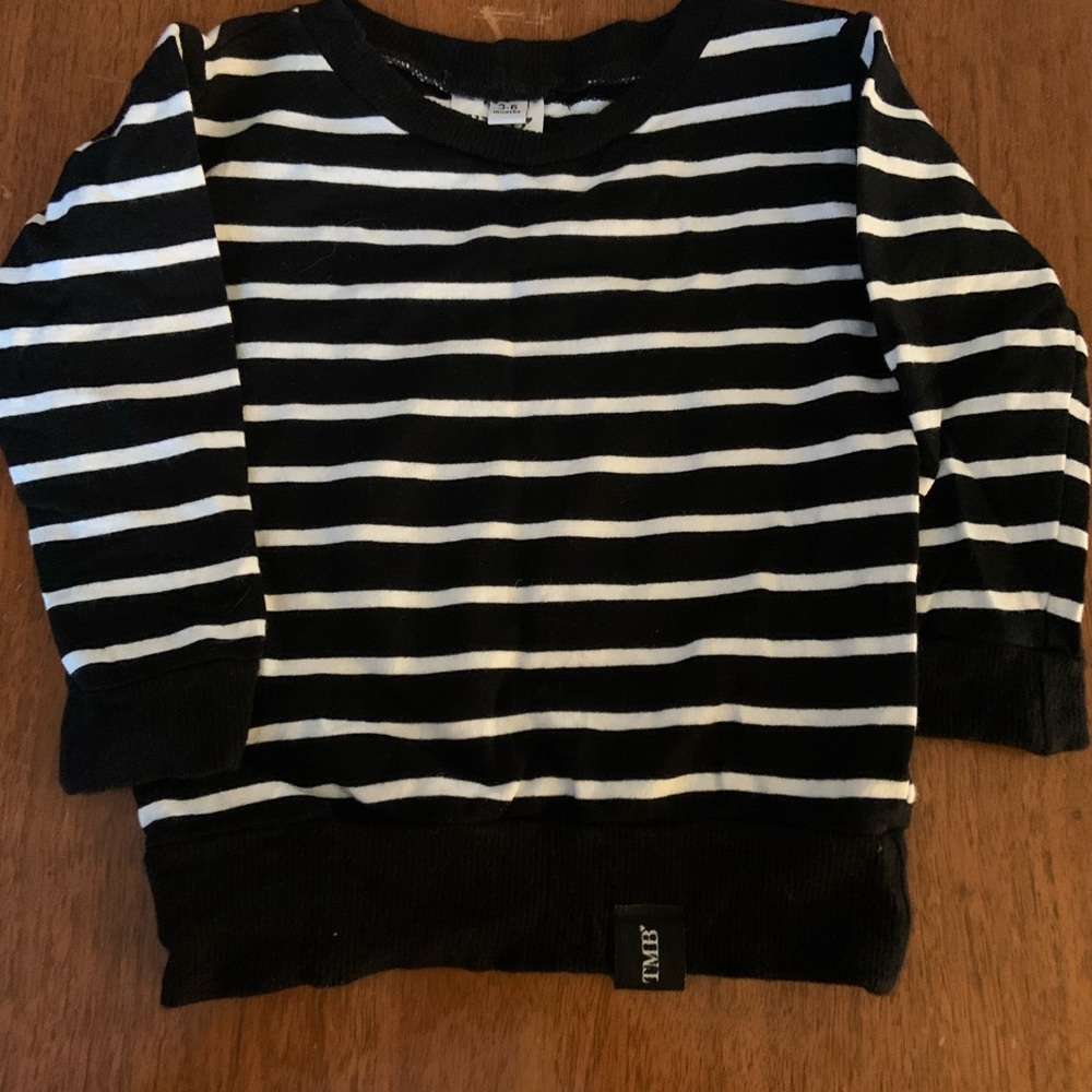 🍓3/$10 TMB Black and White Striped Sweatshirt